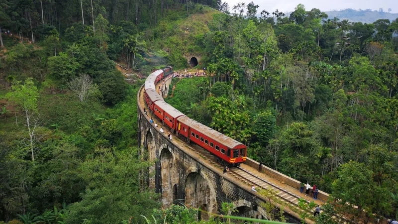 nine arch bridge, sri lanka